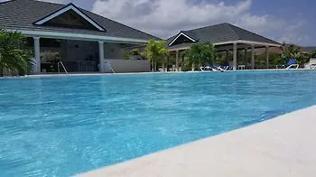 Ocho Rios Villa At Coolshade Priory 3*,