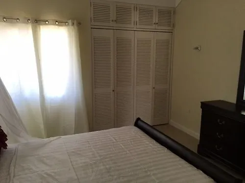 Ocho Rios Villa At Coolshade Priory 3*,